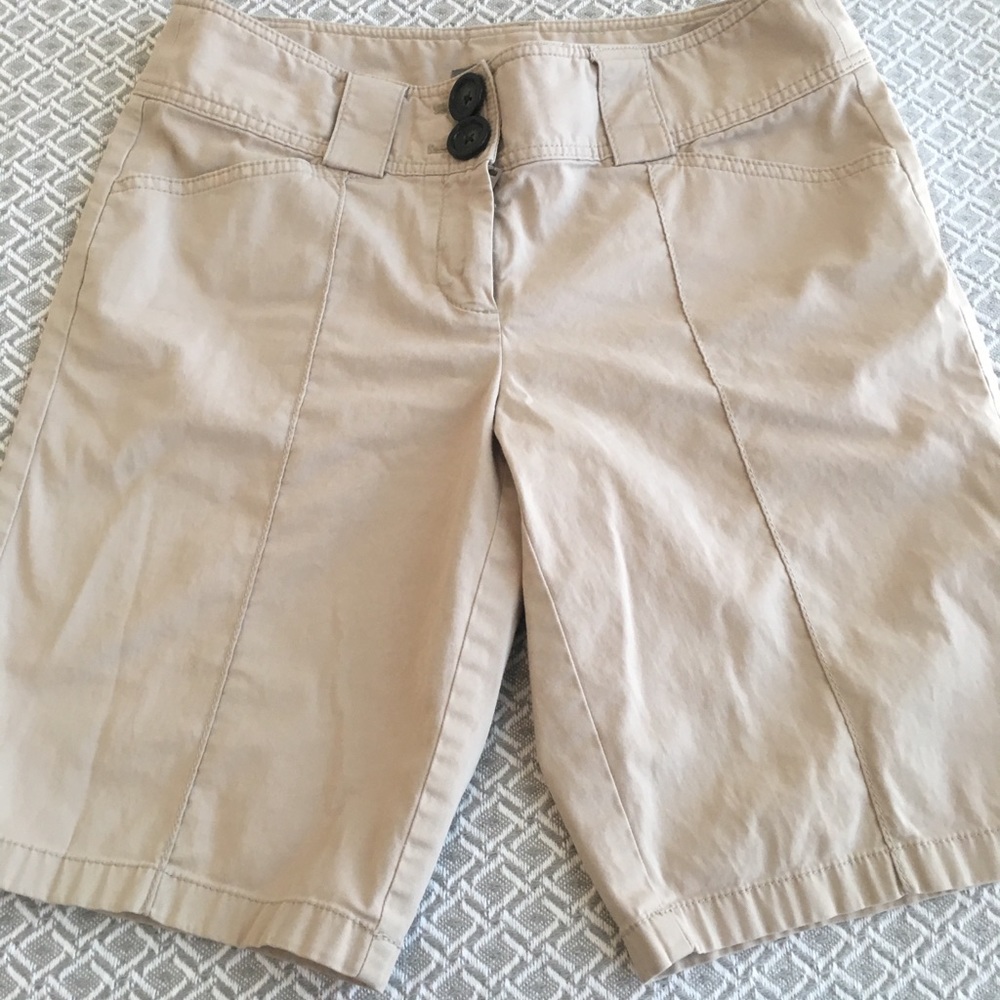 Ann Taylor Khaki walking shorts